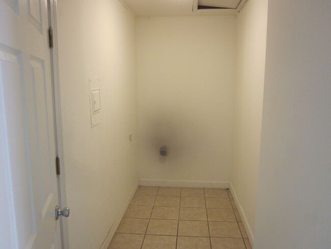 Building Photo - Hamlet