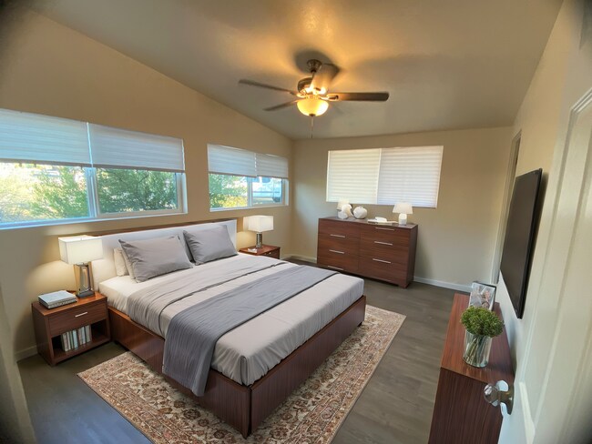 Photo - 427 N Bahamas Dr House