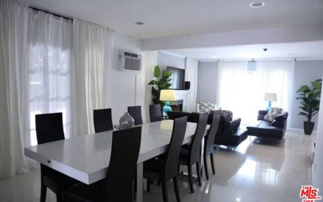 Foto del edificio - 139 S Rexford Dr