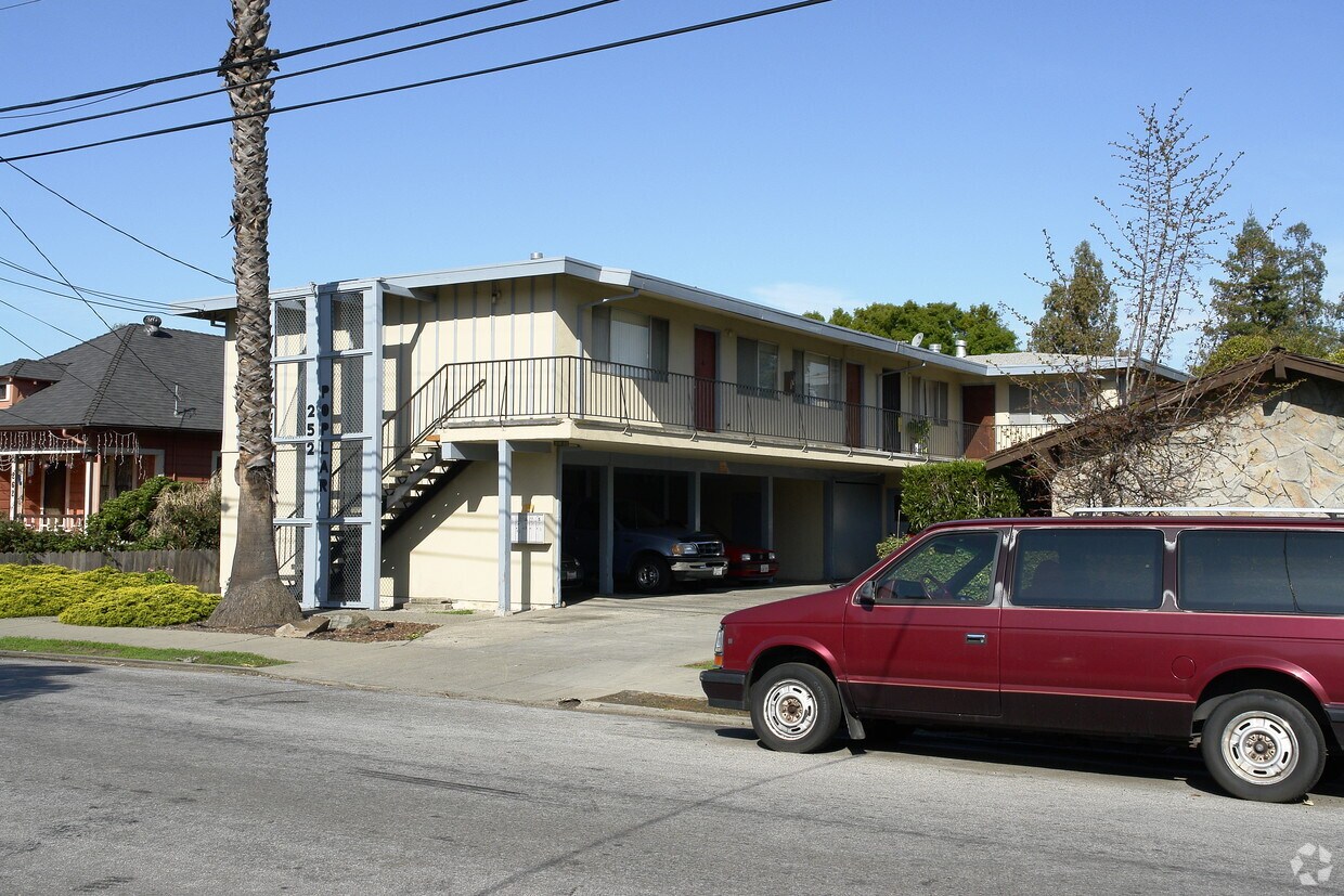 Foto del edificio - 252 Poplar Ave