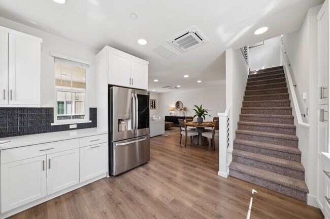 Foto del edificio - Modern 2021 Townhome | 3BD | EV Charger | Near Google & Downtown Mountain View