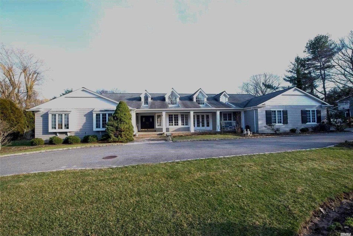 Primary Photo - 5 Grouse Ln