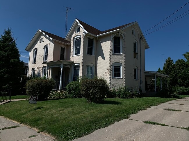Building Photo - 1309 10th St