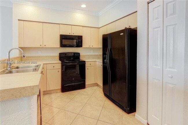 Building Photo - 2830 SW 83rd Terrace