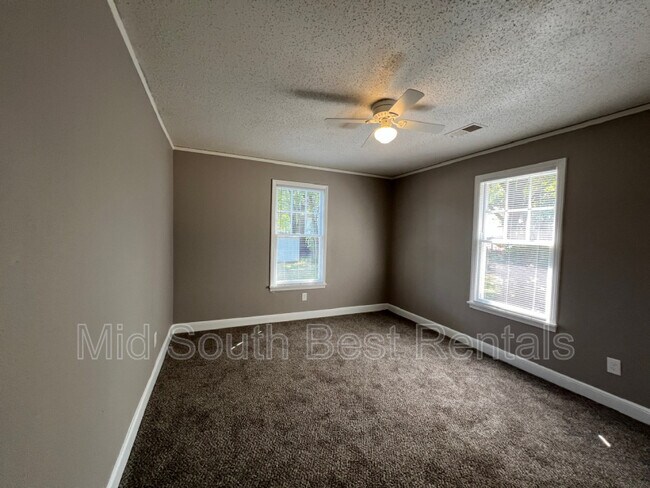 Foto del edificio - 3795 Wayne Ave