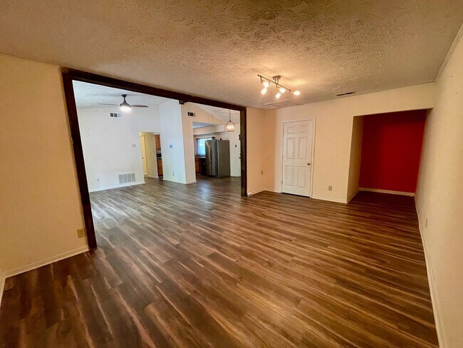 Foto del edificio - Ranch in Riverdale!