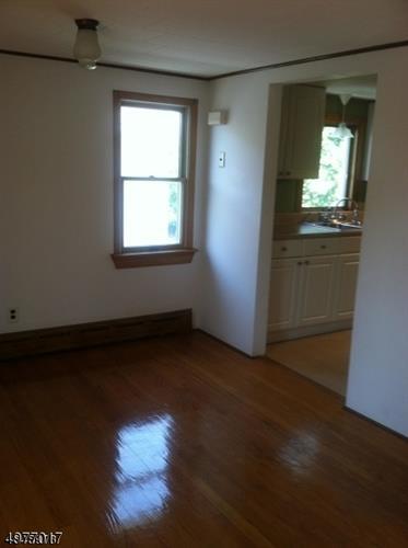 Building Photo - 25 Gladys Ave