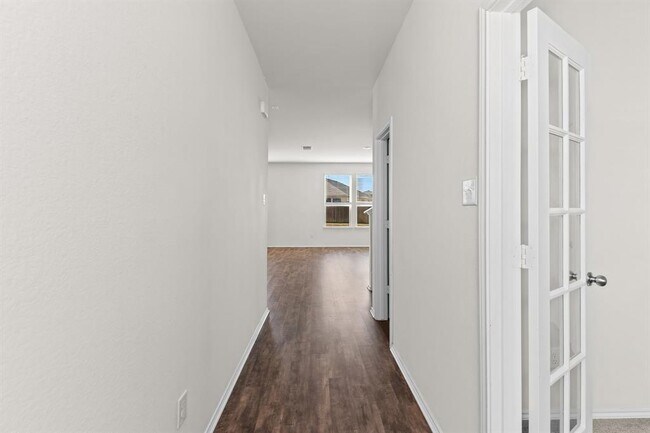 Building Photo - 457 Bedford Falls Ln