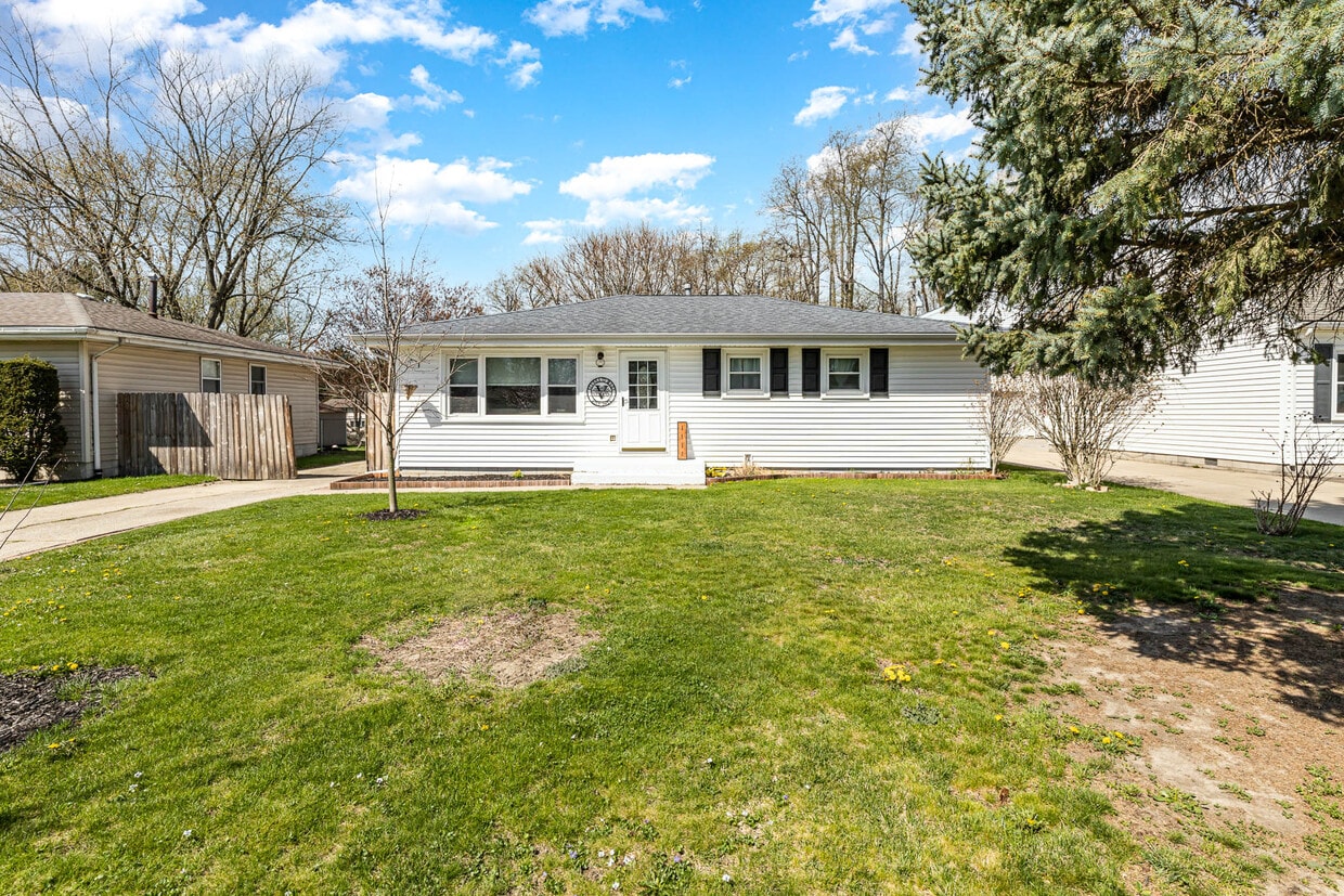 1614 Brookview Ct, Hobart, IN 46342 House Rental in Hobart, IN