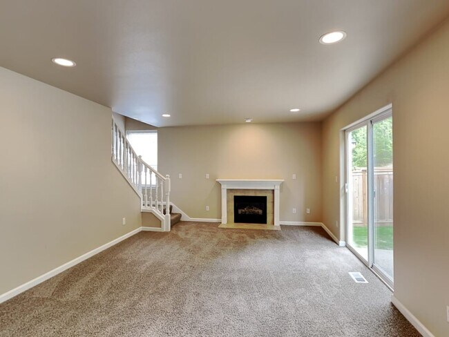 Building Photo - 16812 140th Ave E