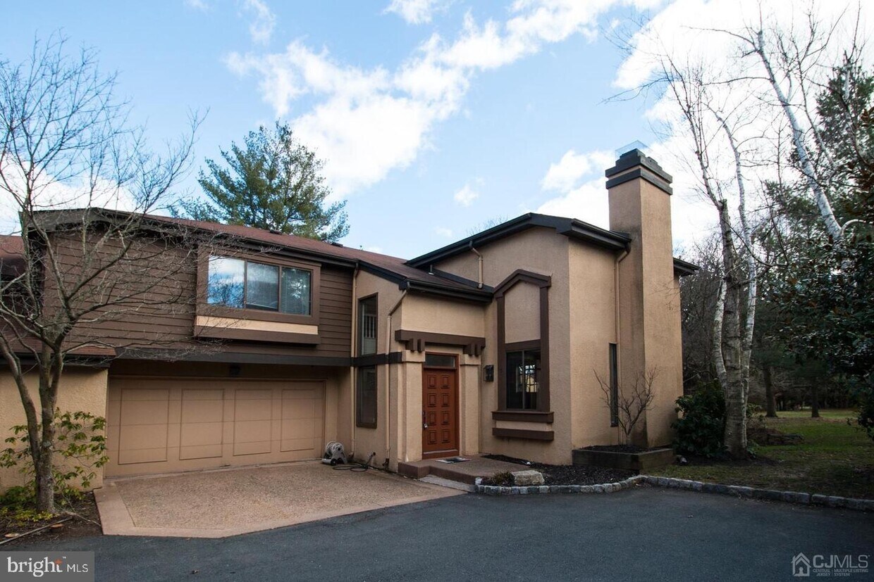 Primary Photo - 80 Sayre Dr