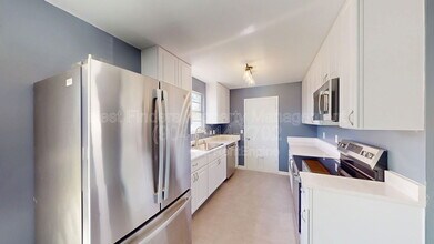 Building Photo - 5154 Saddlehorn Dr S