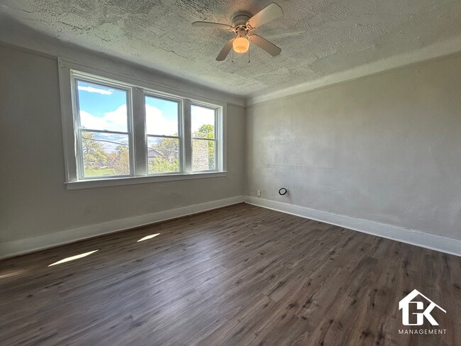 Building Photo - 3737 Scovel Pl