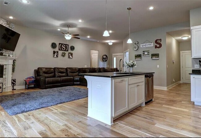 Foto del edificio - 13 Kiswick Dr