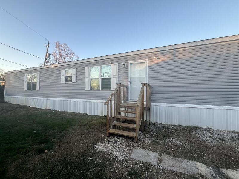 Primary Photo - 119 Robby St