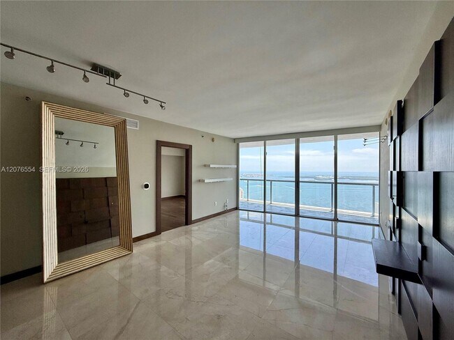 Foto del edificio - 465 Brickell Ave