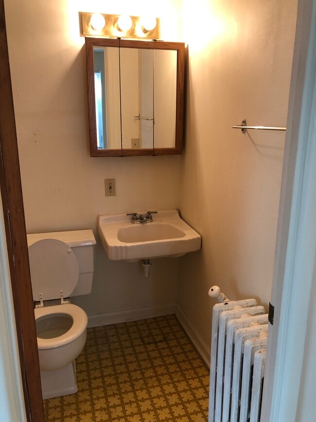 Bathroom - 411 E Jefferson St
