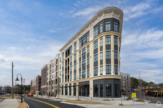 Foto principal - Chamblee City Heights Apartments