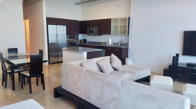 Foto del edificio - 3029 NE 188th St