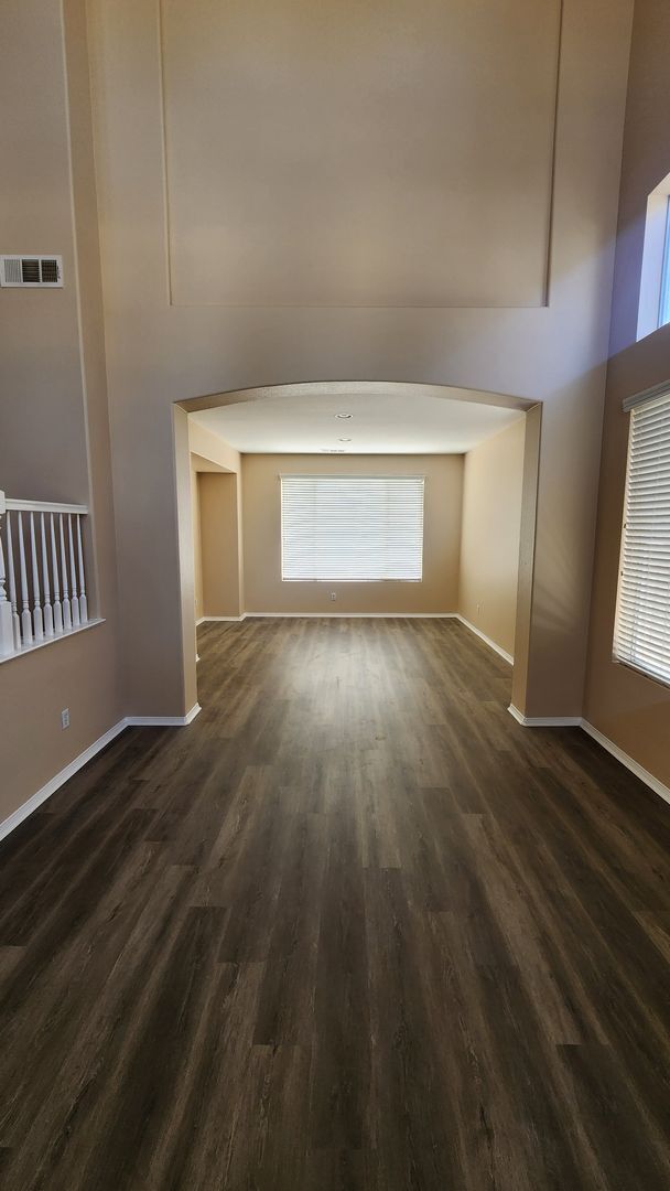 Foto del edificio - Gorgeous 5 Bedroom w/ Downstairs bedroom! ...