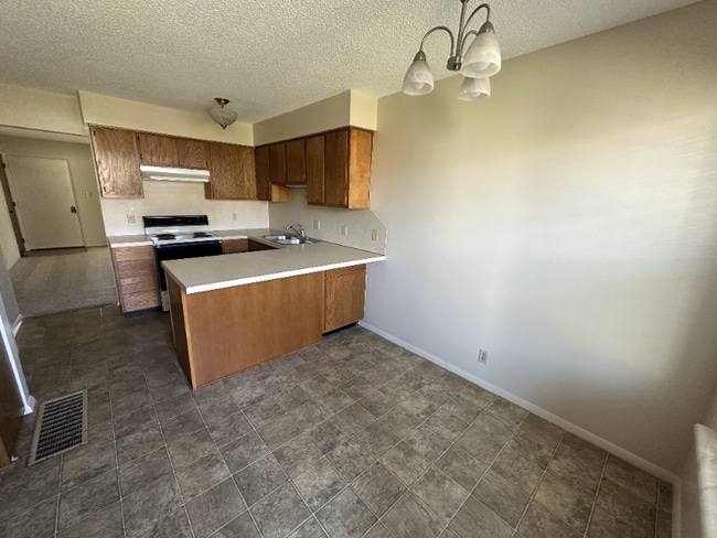 Building Photo - 701 Devonshire Dr