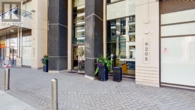 Building Photo - 9201 Yonge St