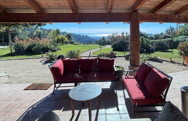 Foto del edificio - 1564 Tindall Ranch Rd