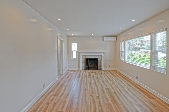 Building Photo - 1741 2nd St.