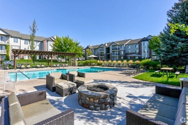 Building Photo - Sterling Pointe Apartments