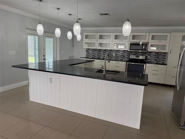 Building Photo - 1231 Seneca Falls Dr