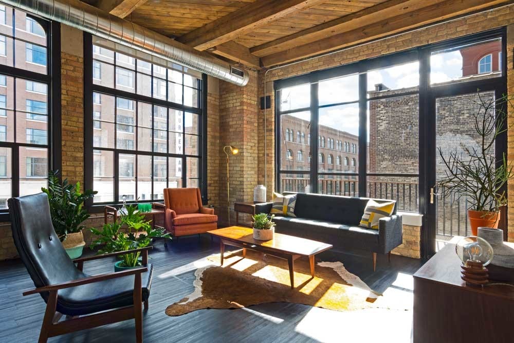 Primary Photo - 213 Broadway