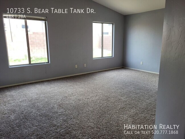 Foto del edificio - Rancho Del Lago Spacious 4-BD 2BA