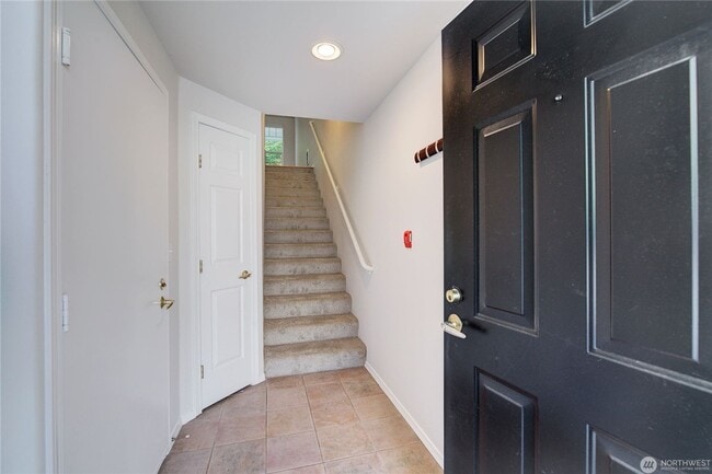 Building Photo - 2bd/2.25ba Bothell Townhome