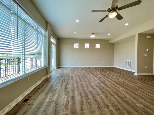 Photo - VIEWS VIEWS VIEWS IN DISTRICT 20!!! House