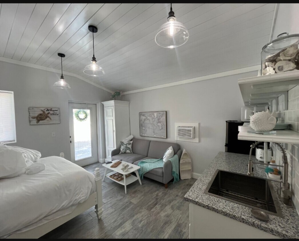 Foto del edificio - SINGLE OCCUPANCY EFFICIENCY FOR RENT