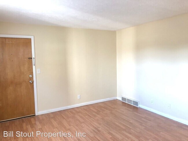 Building Photo - 1704 Sadie Ln