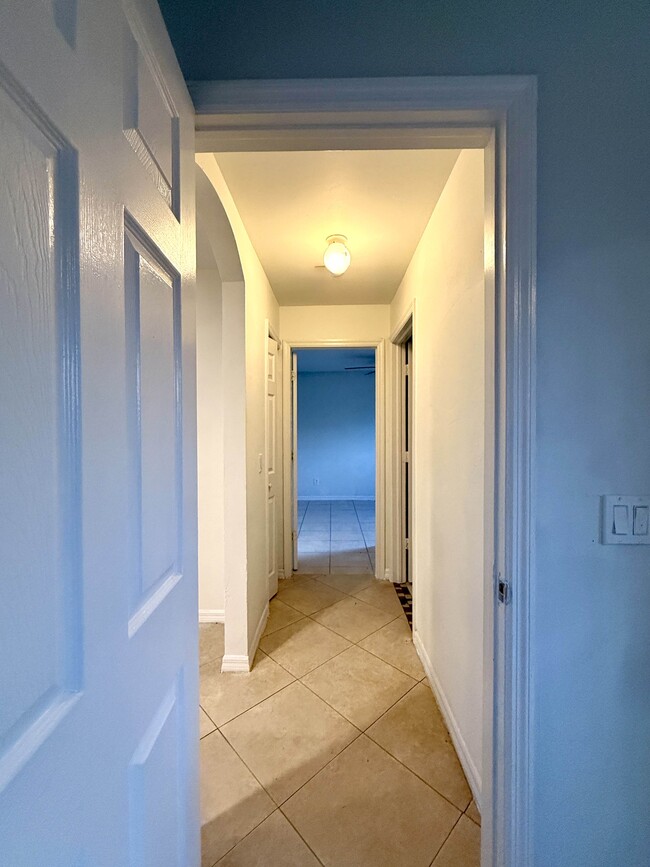 Building Photo - 318 Hightower Ave S