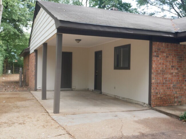 Foto del edificio - 3120 Normandy Dr