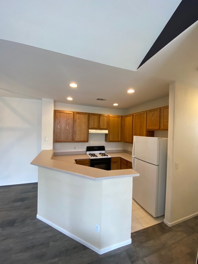 kitchen - 1382 Carlyle Park Cir