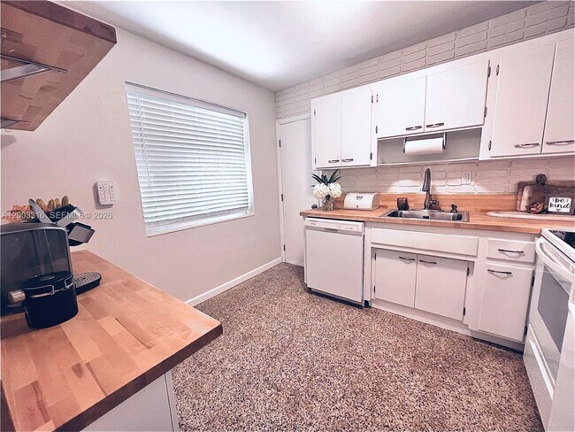 Foto del edificio - 9840 SW 165th Terrace
