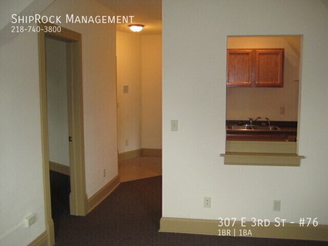 Foto del edificio - 307 E 3rd St