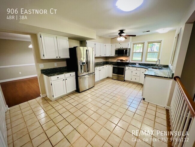 Building Photo - 906 Eastnor Ct