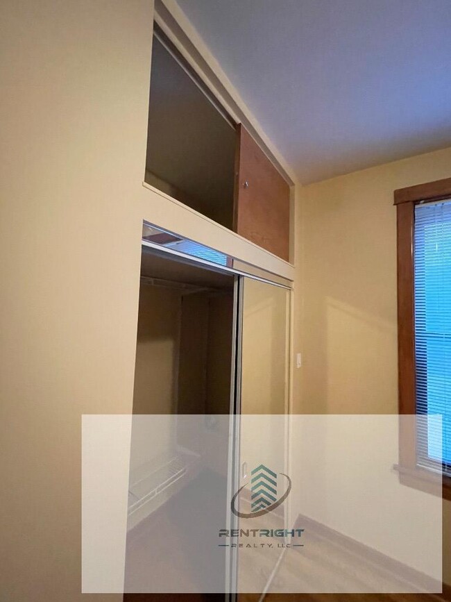 Foto del edificio - 1357 N Ashland Ave