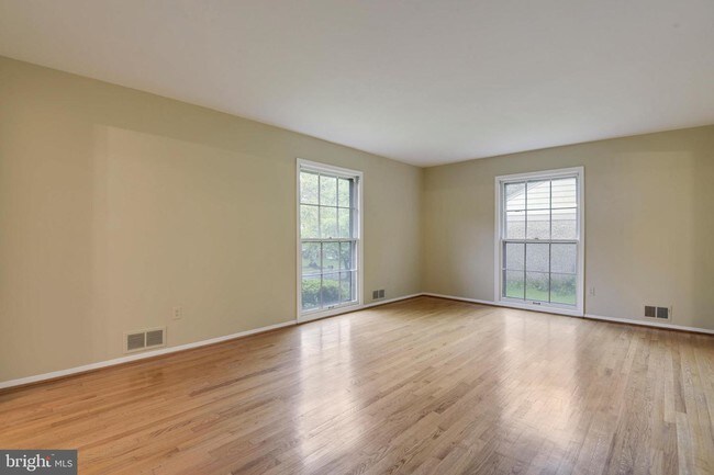 Building Photo - 11108 Hurdle Hill Dr