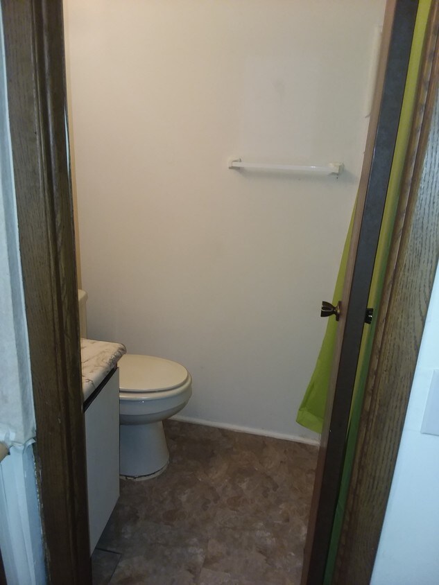 Building Photo - Konigsburg Red Deer, LLC