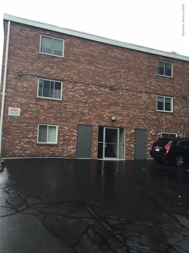 Foto del edificio - 220 Quincy Ave
