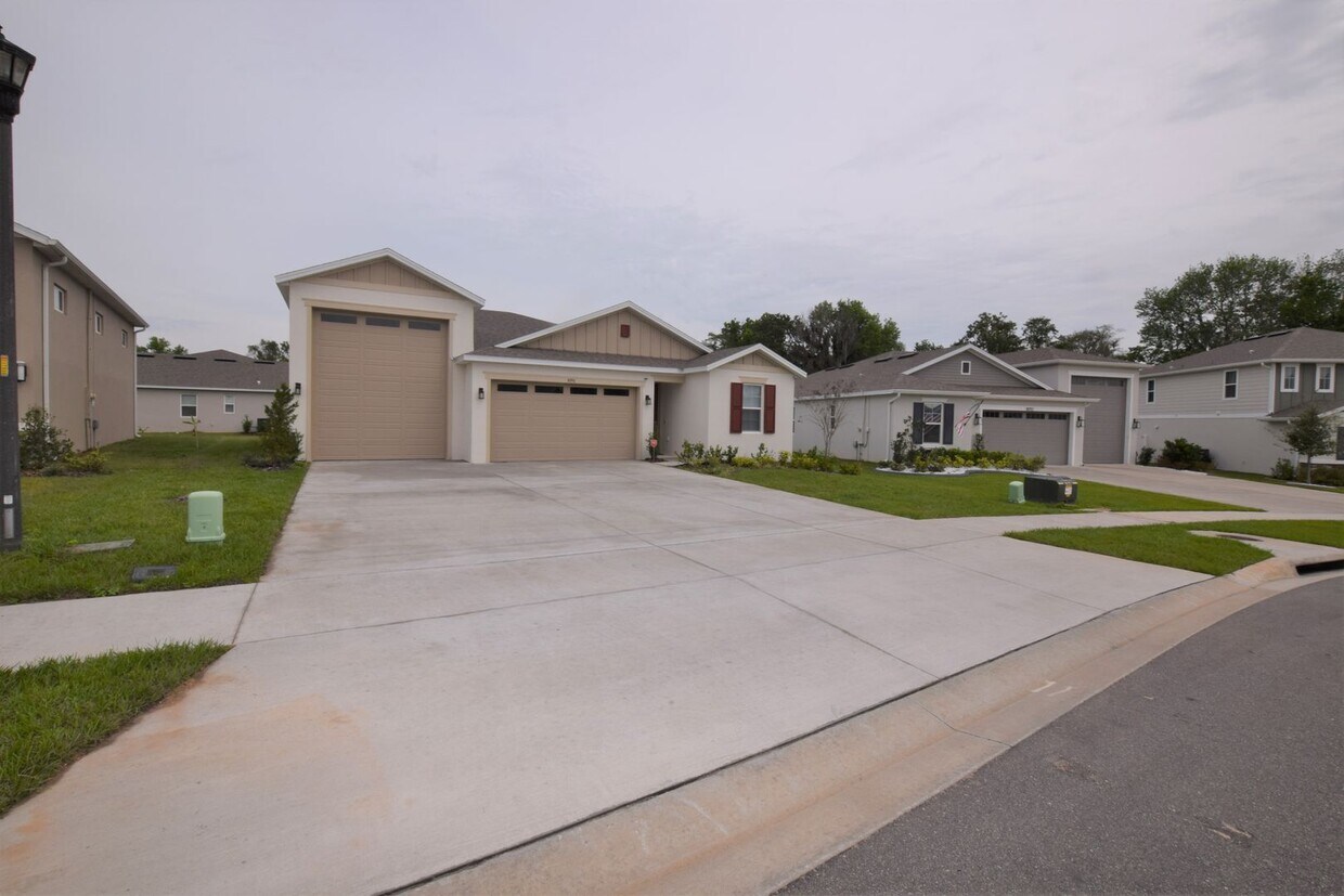 Foto principal - 3 Bedroom 2 Bath House For Rent at 8096 Ch...