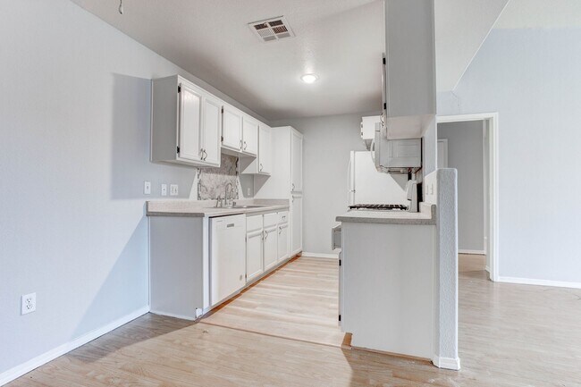 Foto del edificio - 4730 E Craig Rd