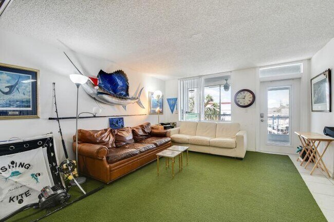 Foto del edificio - 108 Paradise Harbour Blvd