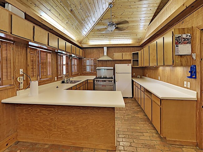 Building Photo - 9779 Chumuckla Springs Rd Jay FL 32565
